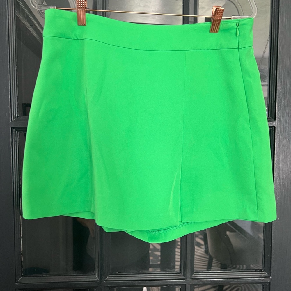 Skort!